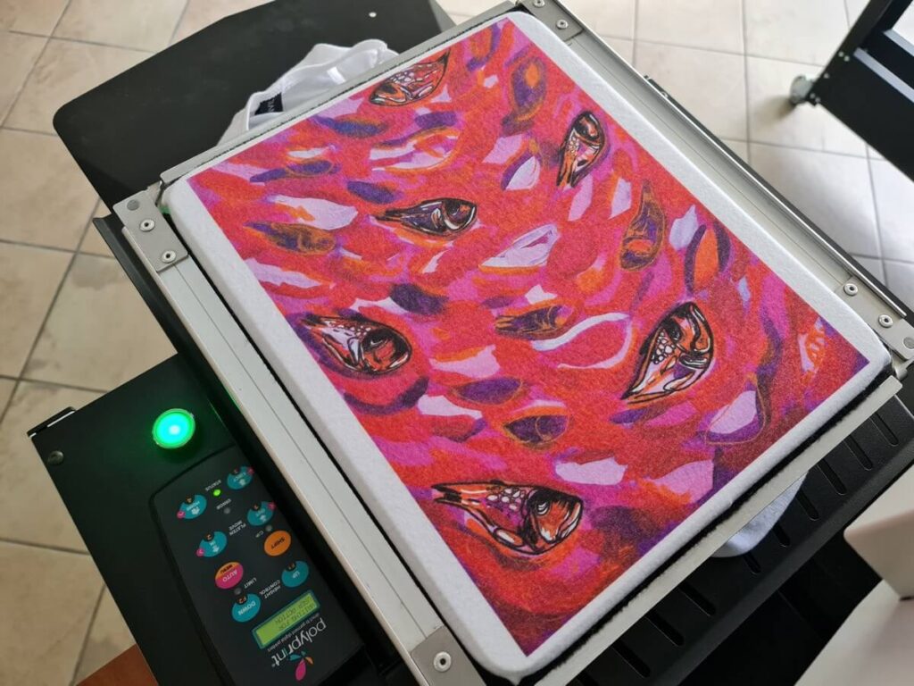 Full color otisak na DTG printeru na žensku majicu bez rukava